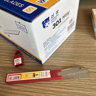 購入 簡単にカット カーラップ 9mm カッターブレード オンライン製造