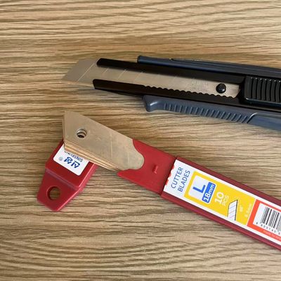 購入 汎用的な18mm切断刃 切断作業に適し 幅18mm 交換頻度は用途によって異なります オンライン製造