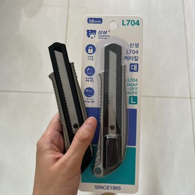 購入 使いやすい18mmカッターナイフ L704、刃長100mm、耐久性のあるアルミニウムSK2ブレード オンライン製造