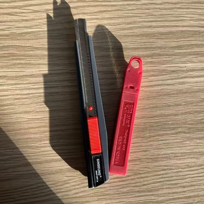 精密 9mm ナイフ刃 86mm 長さ 0.35mm 厚さ 12 切断のためのセグメント