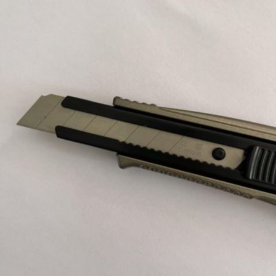 アルミニウム SK2刃の 18mm スナップナイフ